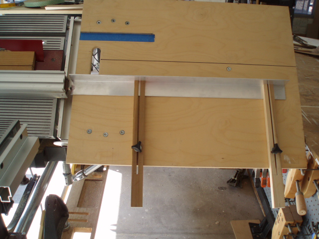 Outfeed table and_Adjustable Fence.JPG