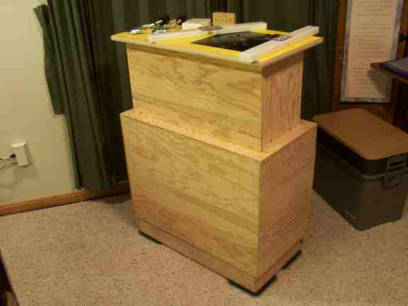 Router Workshop table (front).JPG