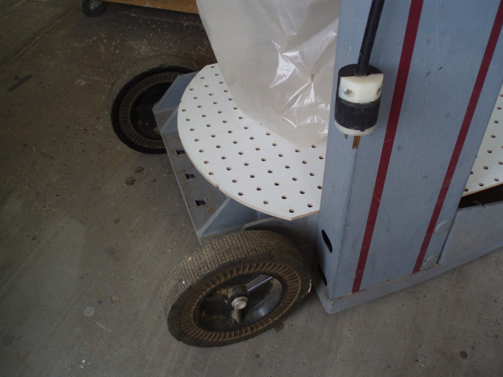 Dust Collector ShelfRear Trunnion 003 (Custom).jpg