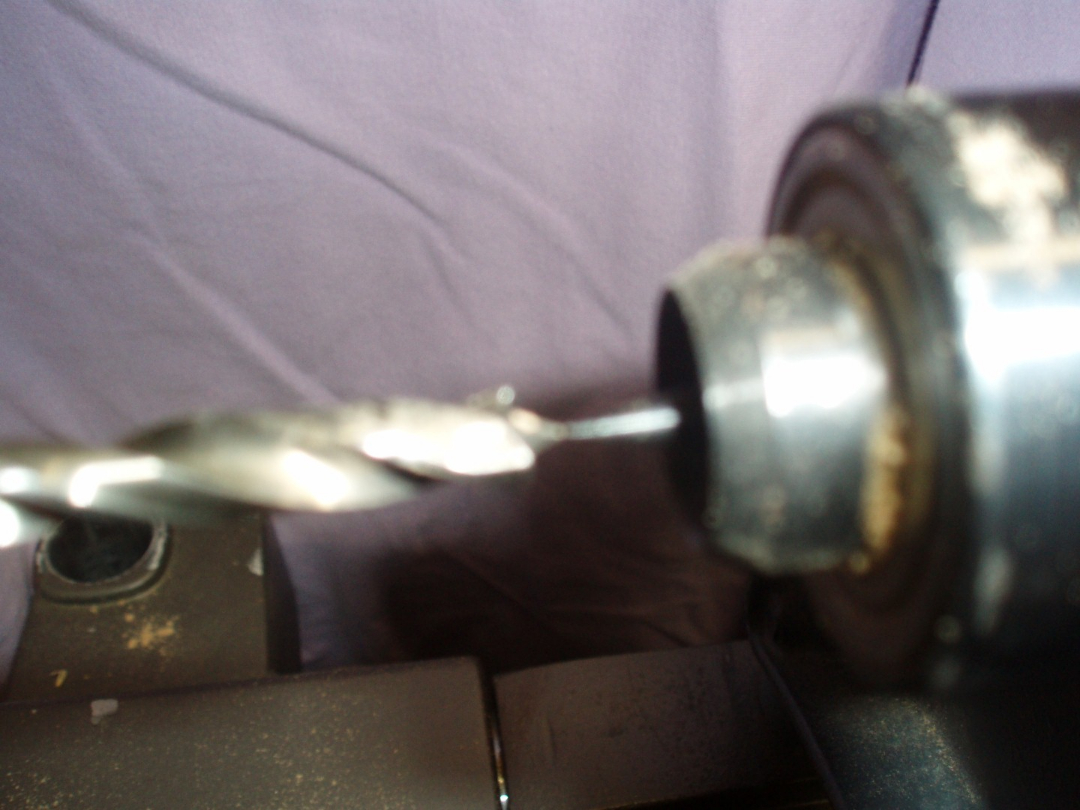 Locking the headstock brings them tip to tip.