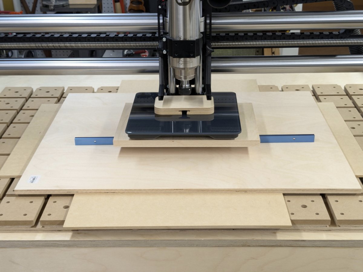 Scale on platform with pad.JPG
