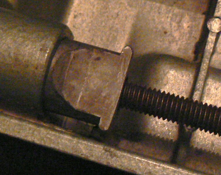 headstock lock.jpg