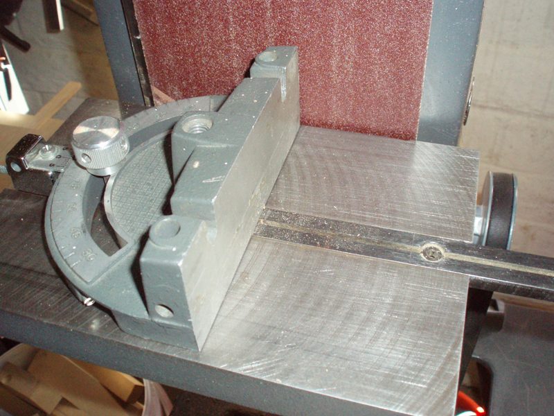 Belt Sander Miter Gauge 007.jpg