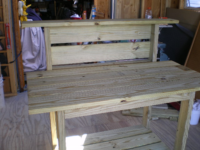 terri's potting bench 002.jpg