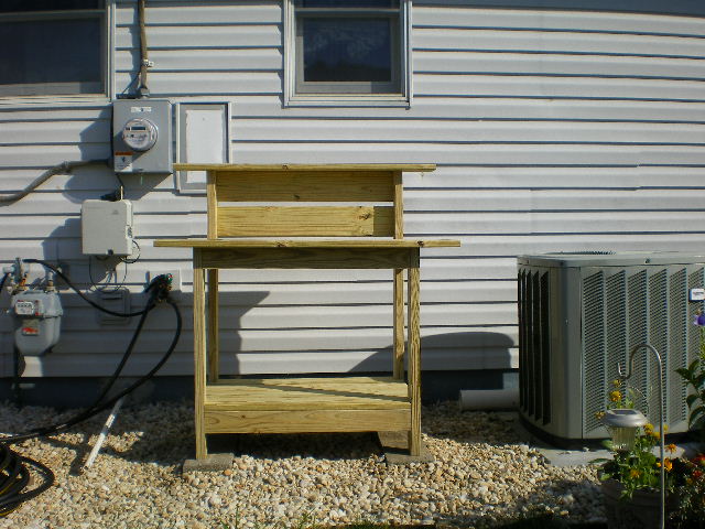 terri's potting bench 004.jpg