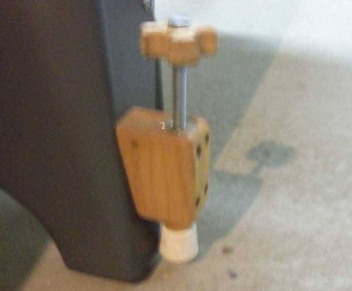 SS Leveling Foot.jpg