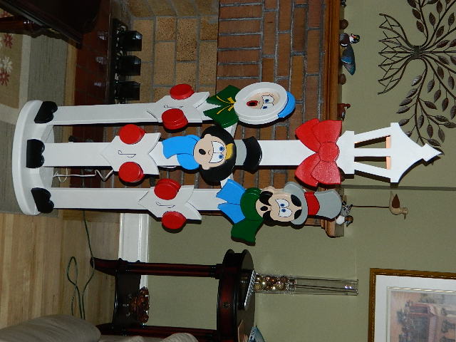 picket carolers.jpg