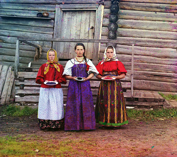 russian girls 1909 resized.jpg