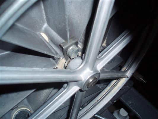 Bandsaw Lower Wheel Retention 001 (Custom).JPG
