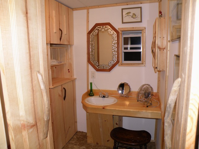 bathroom 4.jpg