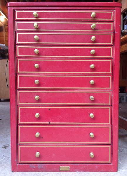 cabinet a.jpg