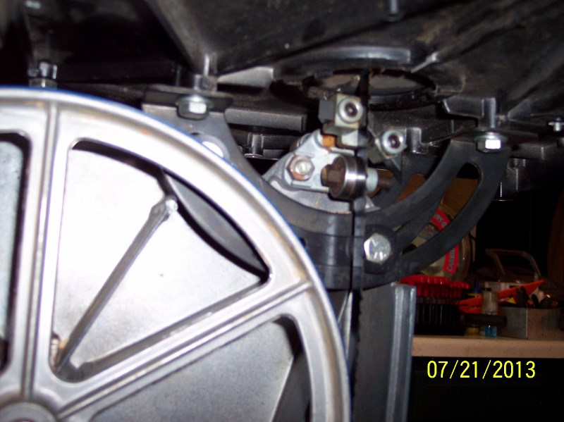 closeup of lower bearing (800x599).jpg