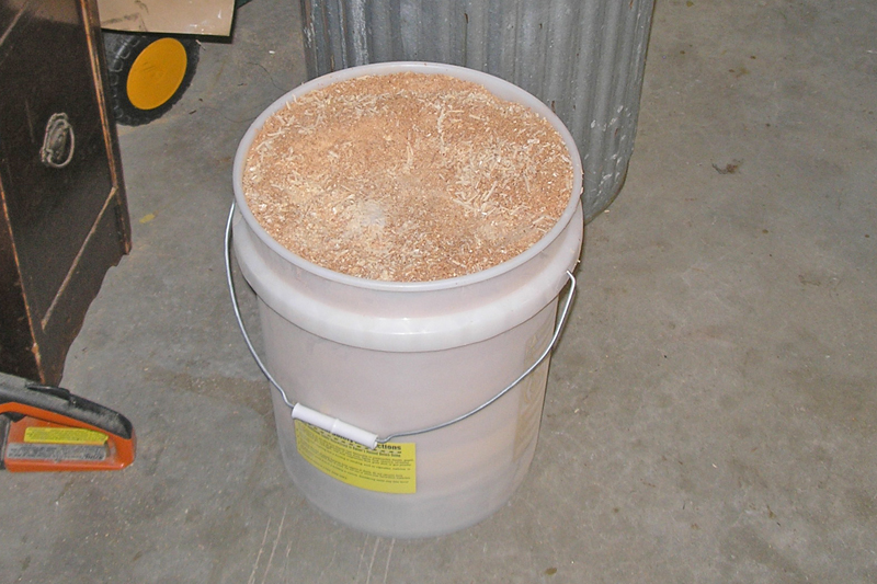 BucketSawDust.jpg