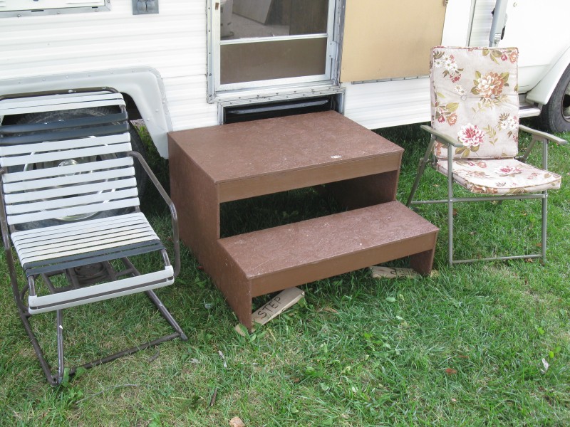 1978 Honey motor-home step.JPG