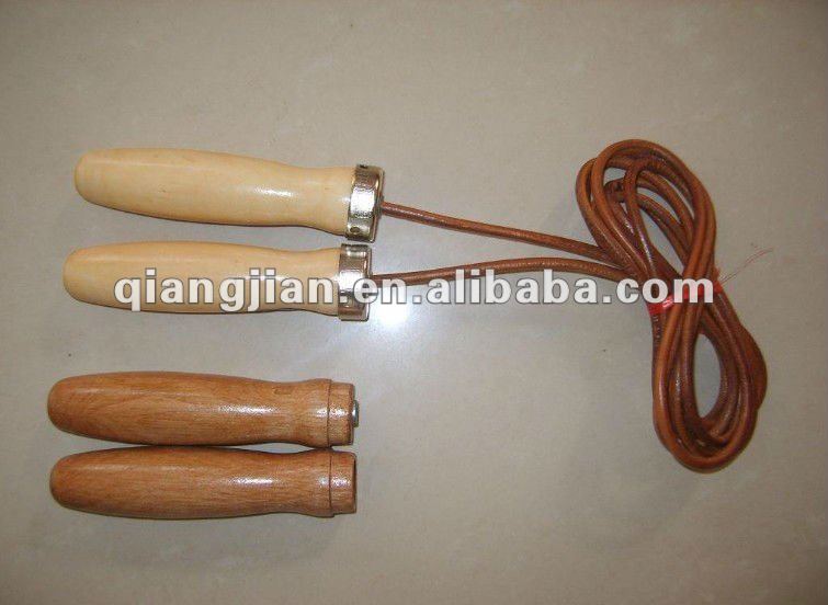 leather_jump_rope_with_wooden_handle.jpg