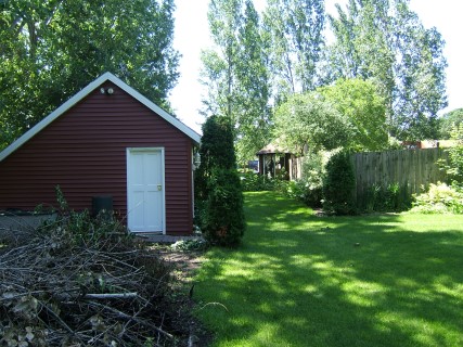 Yard Barn S (Mobile).JPG