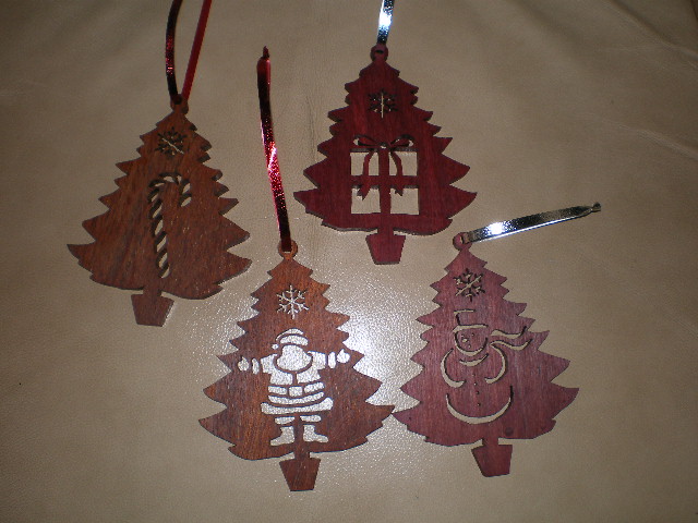 tree ornaments 001.jpg
