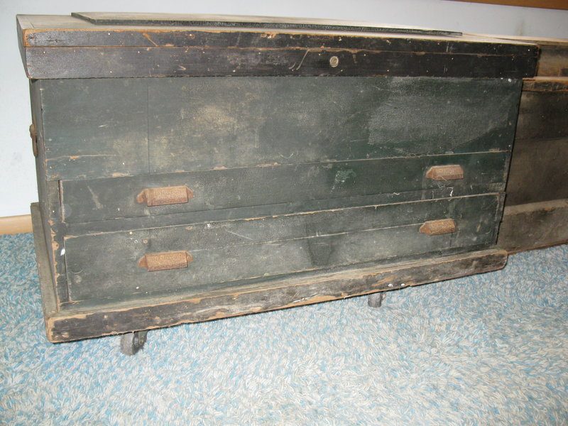 rsz_antique_chest_2_a.jpg