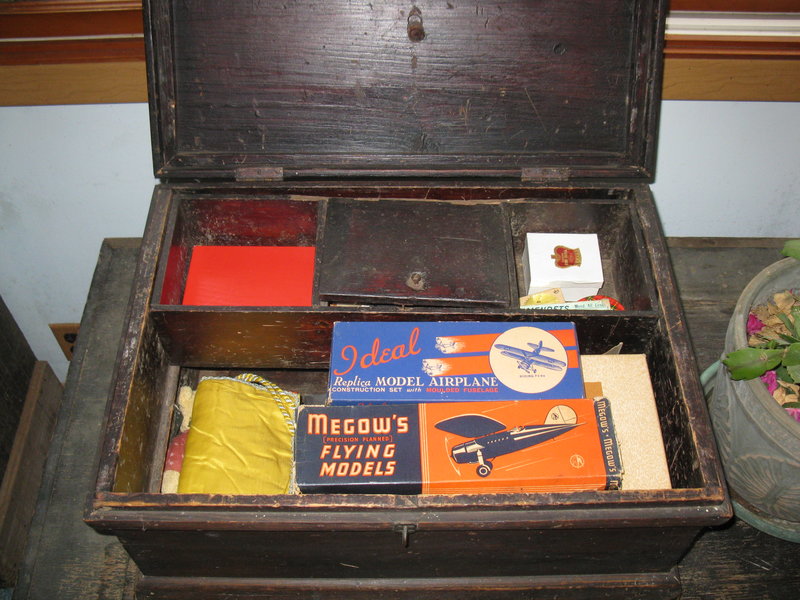 rsz_antique_chest_4_b.jpg