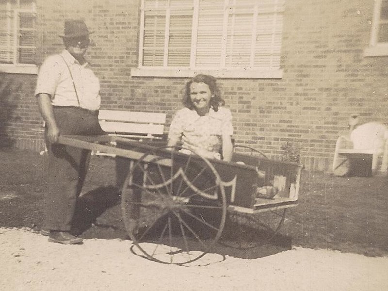 rsz_t_and_l_robinson_with_cart.jpg