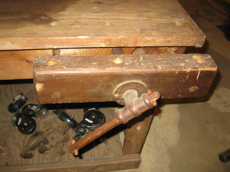 rsz_my_homemade_wood__vise.jpg