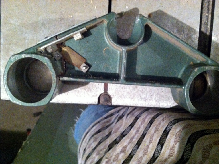 CrackedTie_02.jpg