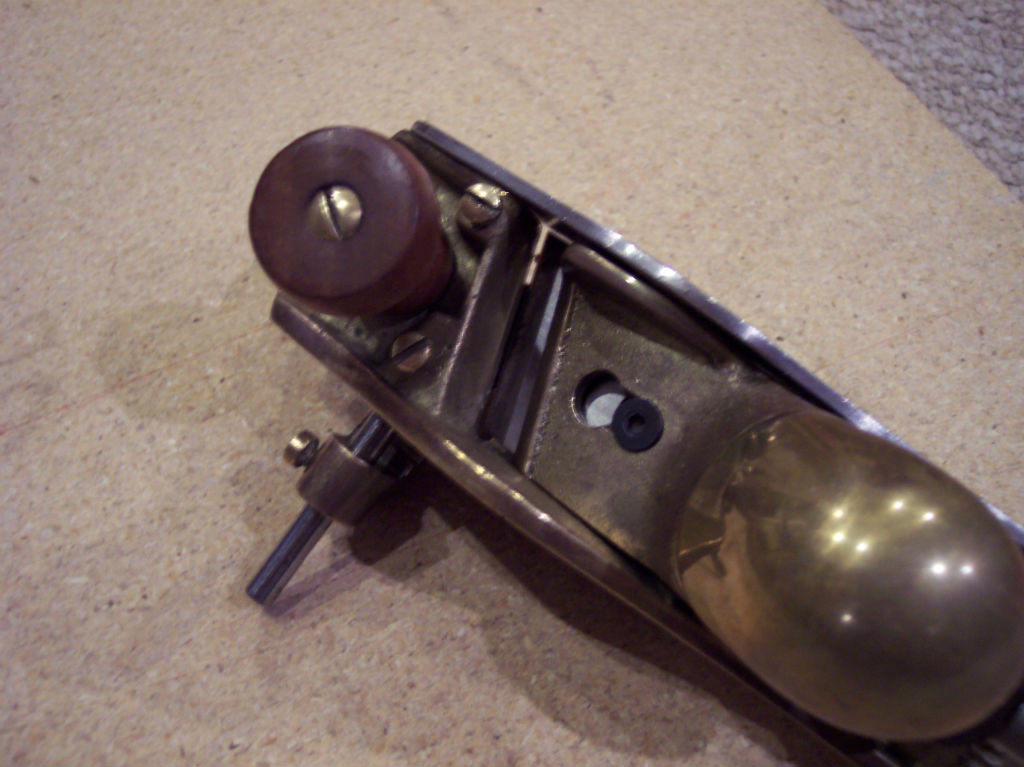 Eccentric Knob Mounted.jpg
