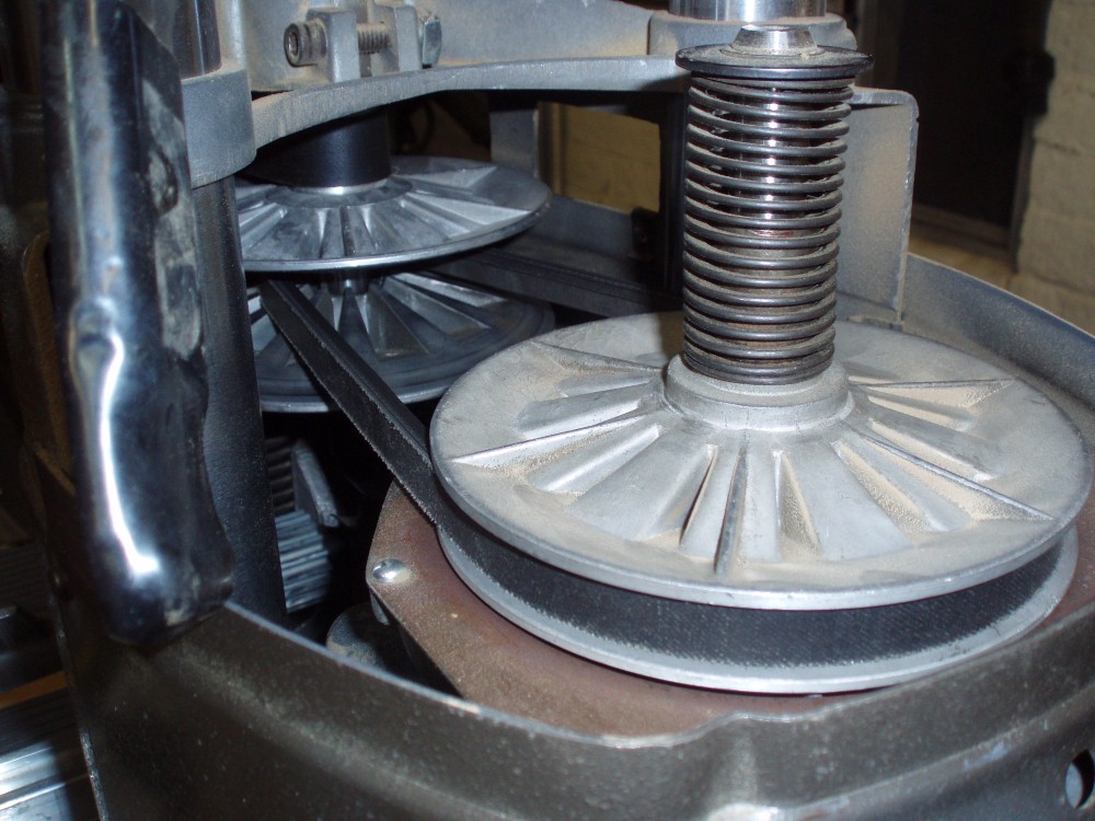 Sheaves and Drive Belt at High Speed (Custom).jpg