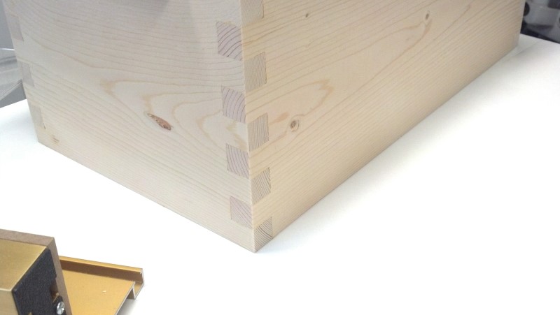 A Pine Box with Box Joints.jpg