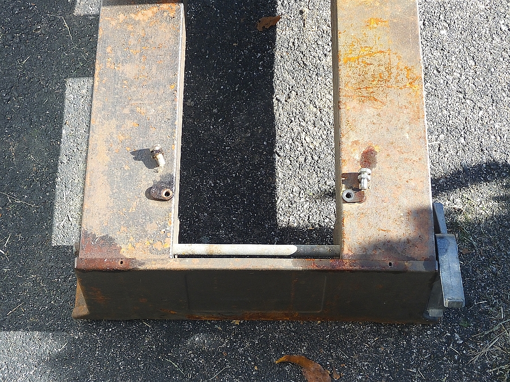 vertical stop support adjusting screws 12.jpg