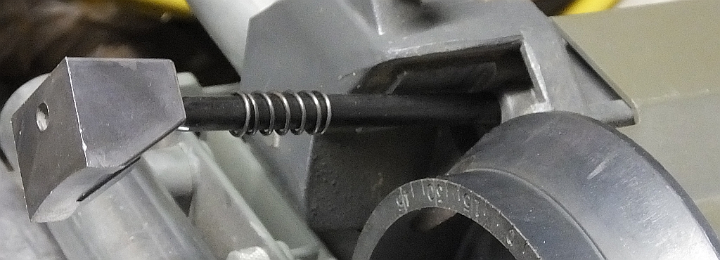 tilt lock rod inserted 9.jpg