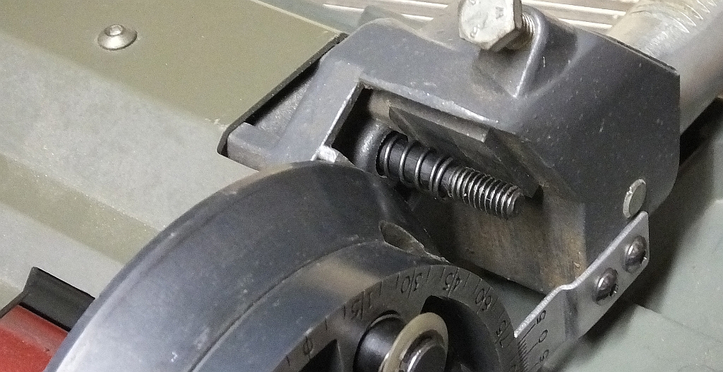 tilt lock rod through front 10.jpg