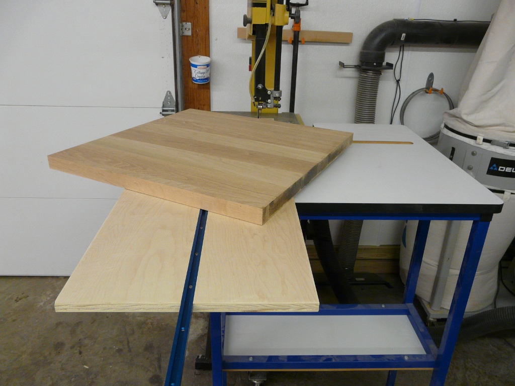 Notice the center of the jig is not in alignment with the blade.
