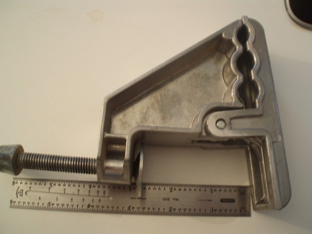 The Zyliss clamp opens to about 2 1/2&quot;.