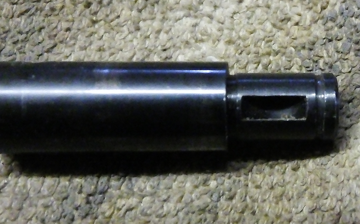 Small od end has groove and keyway