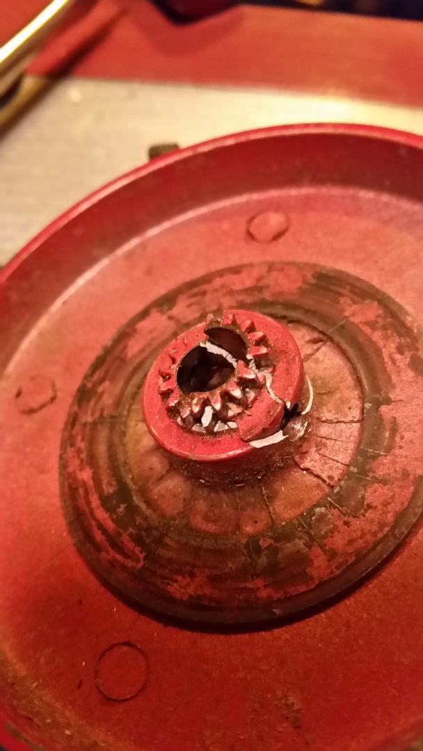Knob, with pieces set in place