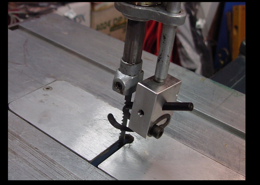 10ER Jigsaw foot.jpg