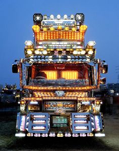 hongkongtruck.jpg
