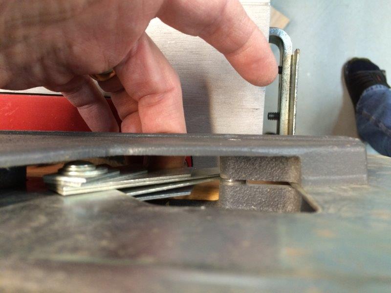 Problem:  Top view showing the interference between the knife and the housing.