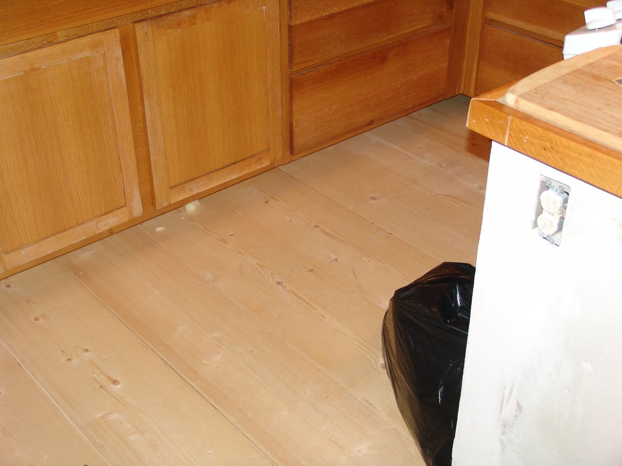 Kitchen Floor 001.JPG