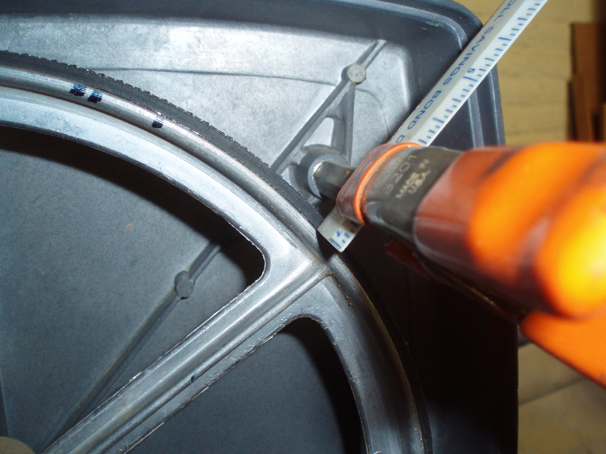 band saw wheel wobble 003.JPG