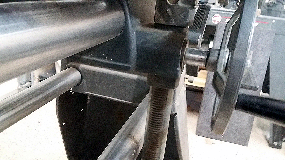 Showing the table fully lowered to the way tubes.