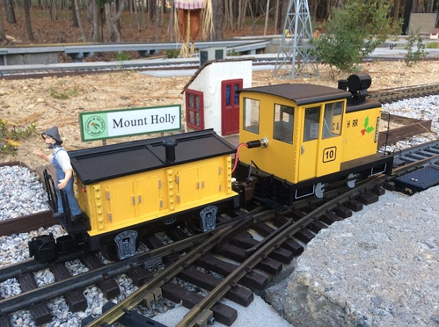 A small loco that I converted to RC &amp; batteries