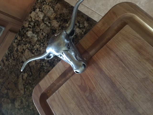 cutting board accent.jpg