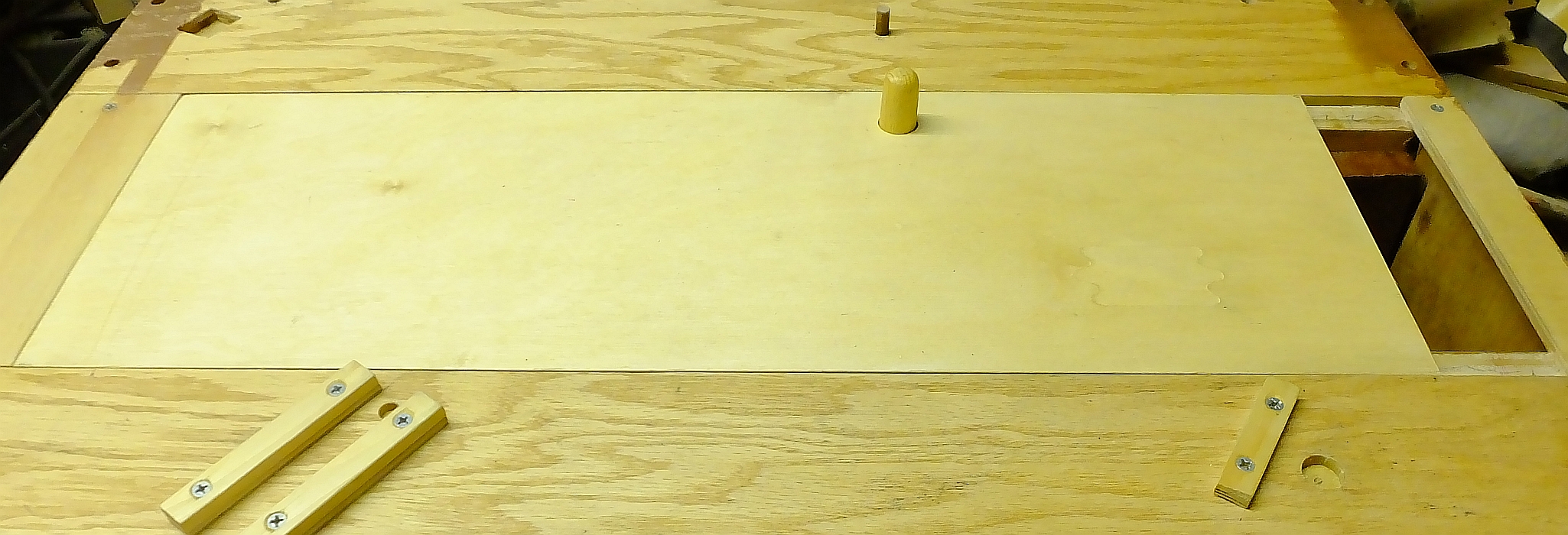 SLIDING PARTITION CLOSED.jpg