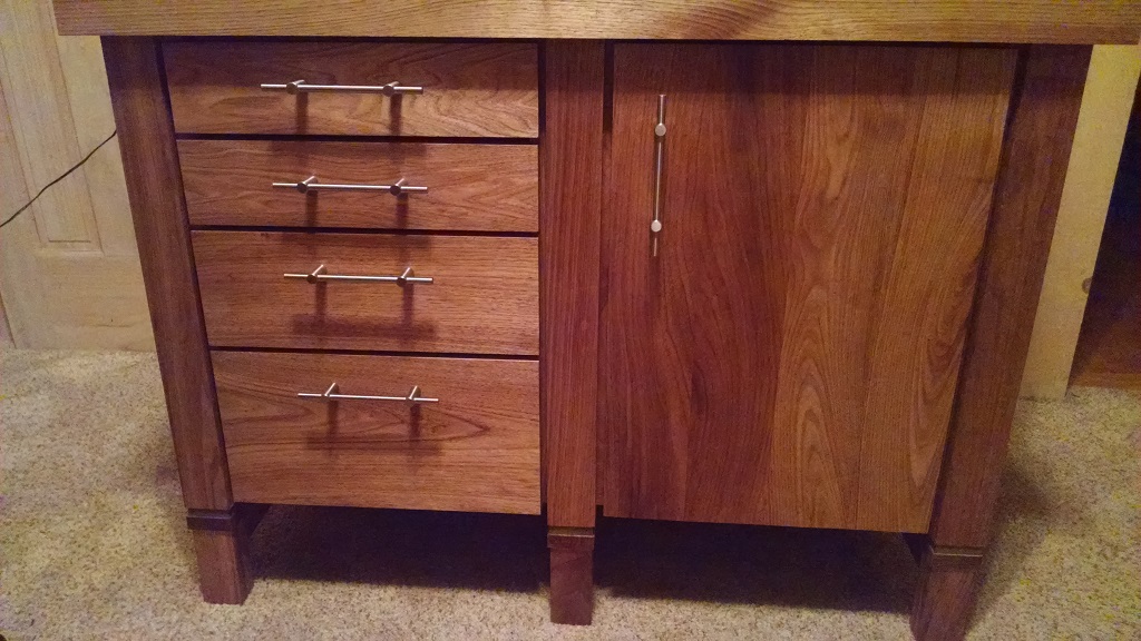 credenza_small.jpg
