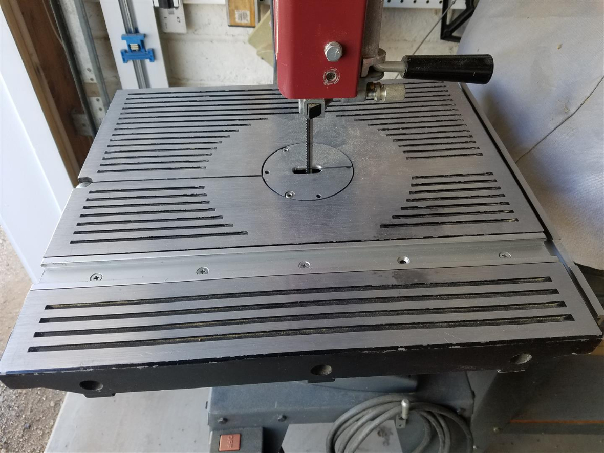 Bandsaw Table 001 (Large).jpg