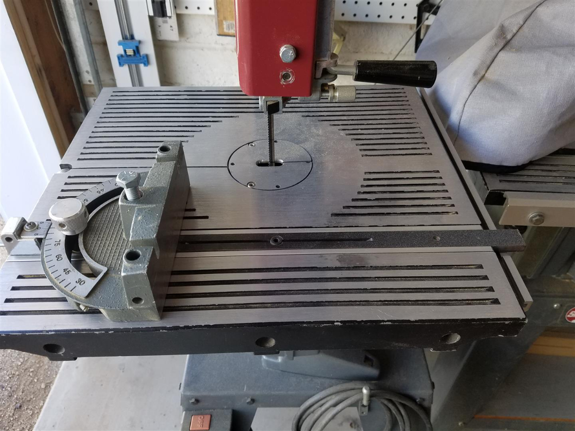 Bandsaw Table 004 (Large).jpg