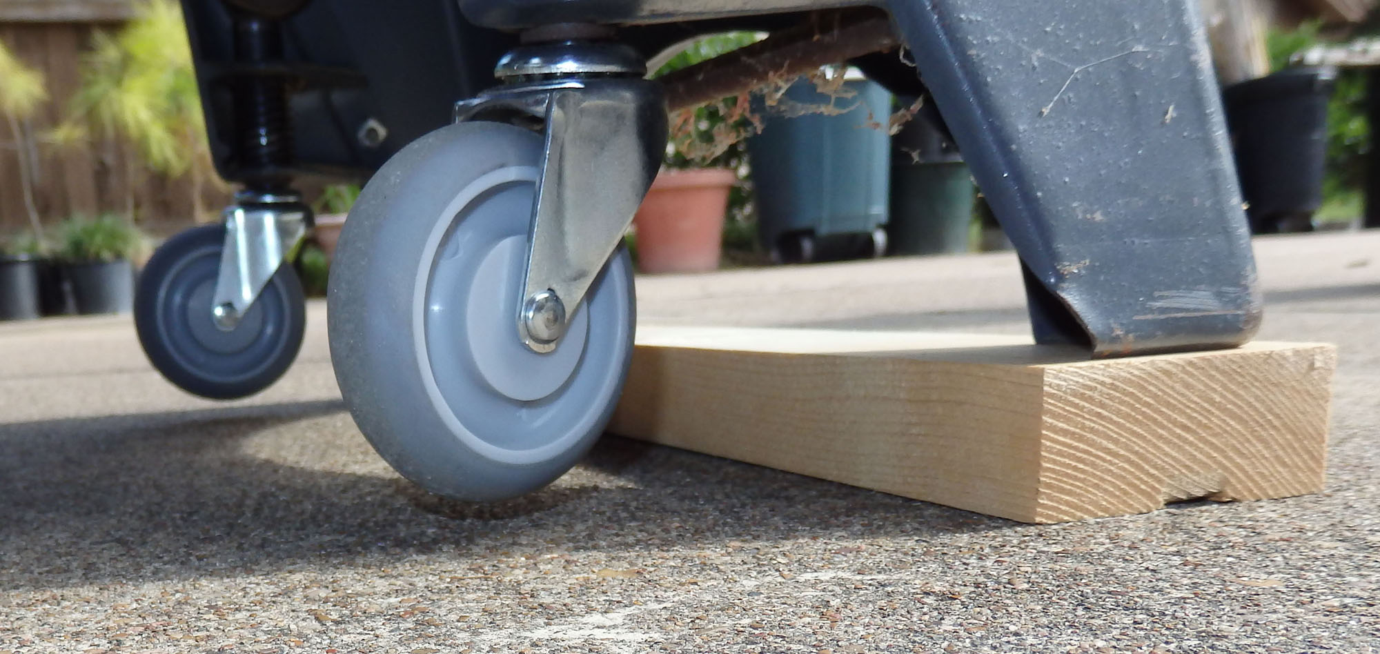 weight off casters.JPG