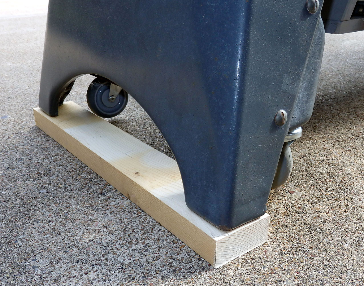 wood to support legs.JPG
